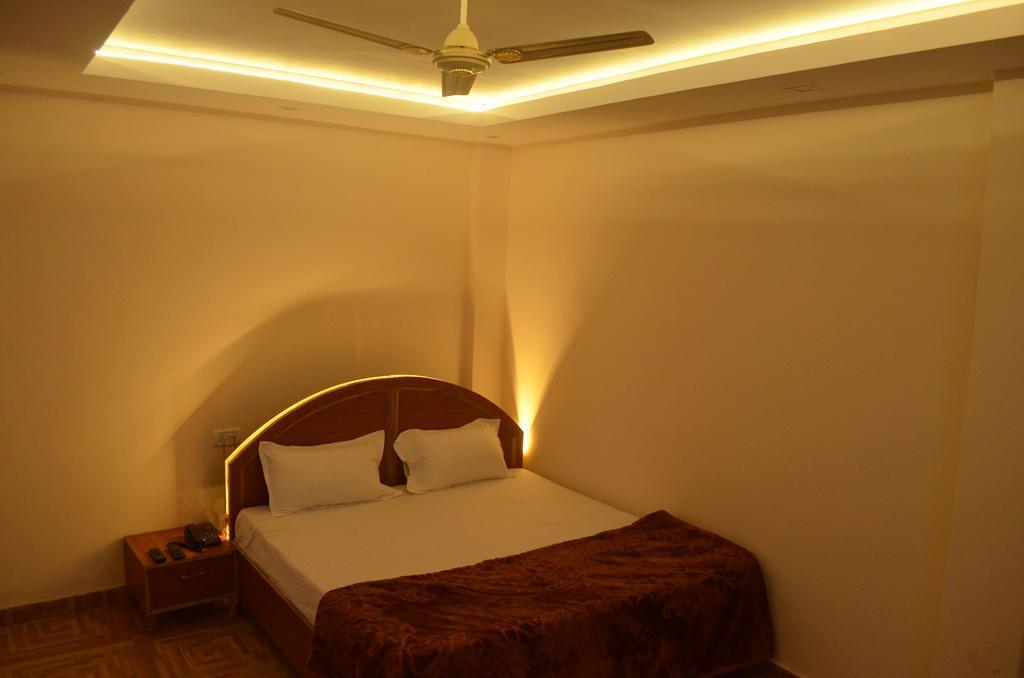 Assi River Guest House Варанаси Номер фото