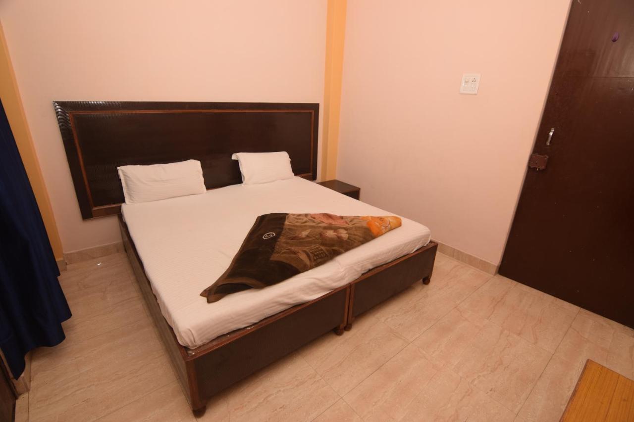 Assi River Guest House Варанаси Экстерьер фото